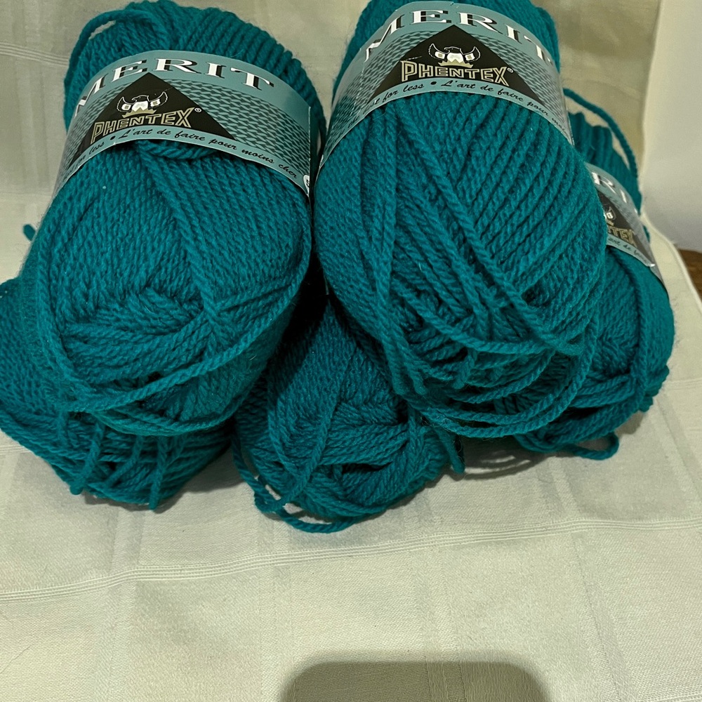 💐2/$20💐 Phentex Merit vintage dark teal yarn discontinued